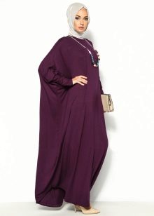 Long burgundy dress bat free cut