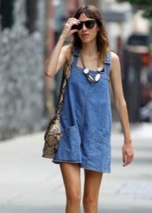 T-shirt dress accessories