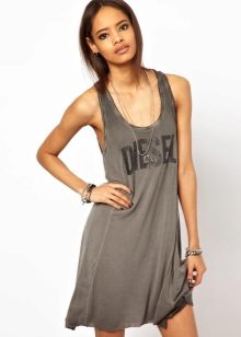 Short dress-shirt of a free cut