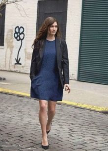 Jacket and court shoes to a dress bag