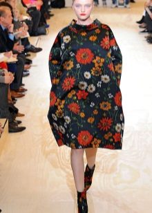 Dress bag with colored shoes