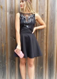 Accessories for a black dress with a skirt the sun