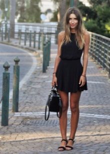 Bag and shoes for a summer dress with a skirt the sun