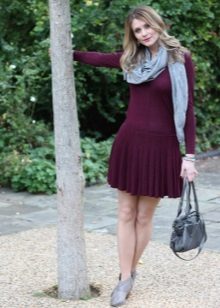 Low-heeled shoes with heels