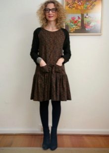 Dress with a low waist with a fluffy skirt