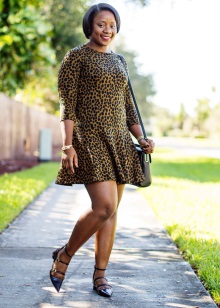 Short dress with low waist for full