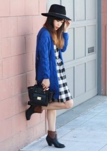 Dress-dress in combination with a hat, cardigan and low-heeled shoes