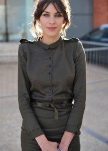 The dress in military style and its features