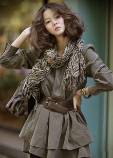 Dress in military style - accessories to it