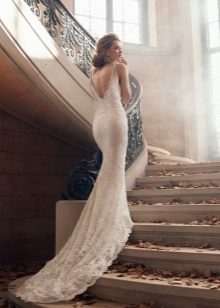 Wedding dress with open back