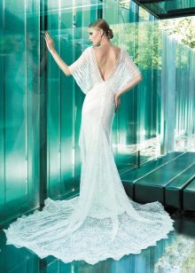 Dress with open back and short sleeves