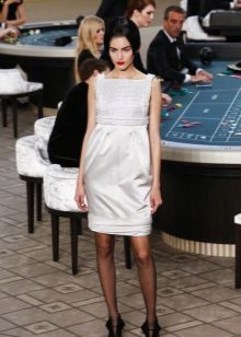 Empire dress straight