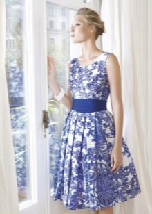 Dress in retro image