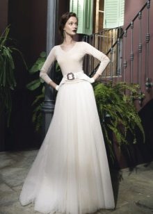 Wedding dress closed