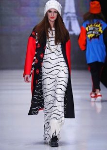 Clothes under the fitted dress