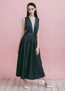 Flared fit dress with a deep neckline