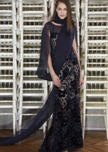 Fitted lace dress to the floor