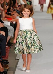 Dress with a print for a girl of 11 years