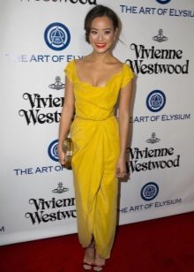 Fashionable yellow dress season spring-summer 2016