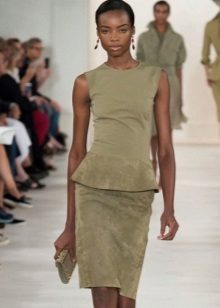 Fashionable dress from the Basque autumn-winter 2016 season