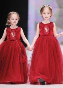 Elegant lush red dress for girls