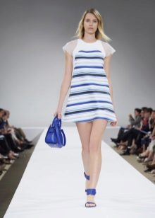 Blue accessories to white-blue dress