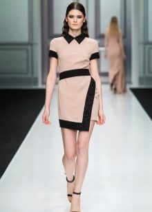 Black shoes to beige dress