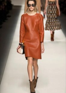 Footwear to a leather dress brown for every day