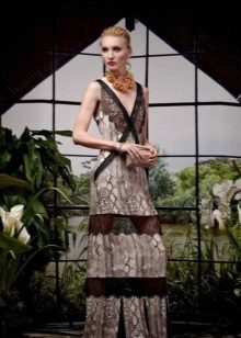 accessories for a lace evening dress with a print