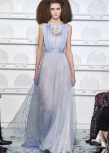 Silver jewelry to a gray dress