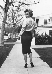 Monroe in pencil skirt
