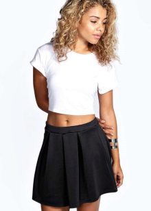Black skirt sun