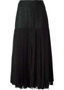 Black skirt to the floor