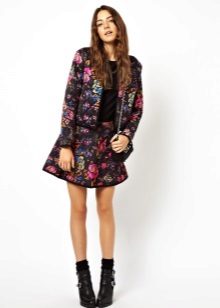 Sun skirt with an unusual floral print