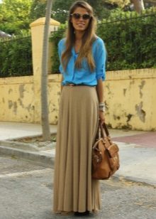Half skirt long skirt and accessories to it