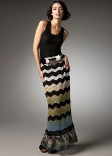 bright pencil skirt to the floor