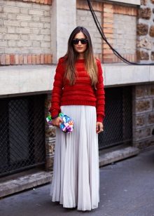 white long pleated skirt