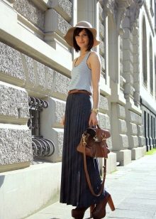 maxi skirt in urban