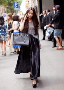 black long pleated skirt