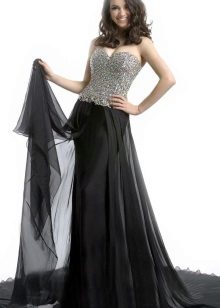 fluffy black skirt to the floor