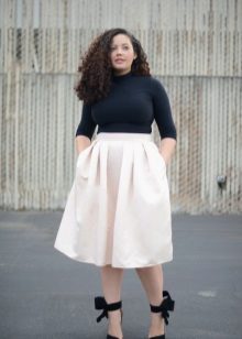 white fluffy skirt for summer