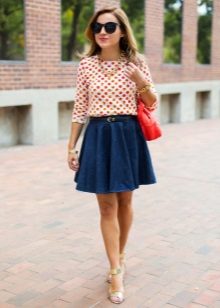 Fluffy skirt for girls with figure type Pear