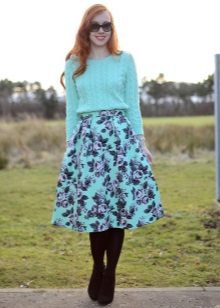 A-shaped skirt for girls with figure type pear