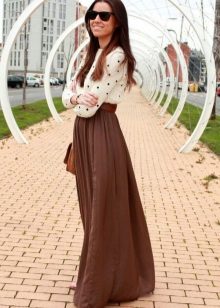 Long skirts for girls with pear type