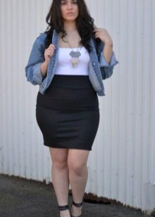 Skirt for girls with the figure of the type of Apple