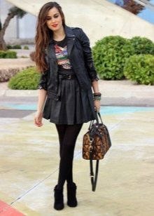 Short leather fluffy skirt