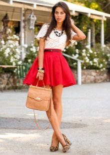 Summer short red skirt