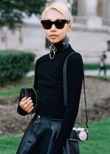 Accessories and decorations for leather skirt sun