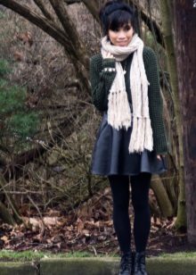 Leather skirt the sun in the autumn / spring season