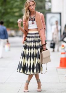 Popular styles and models of summer skirts